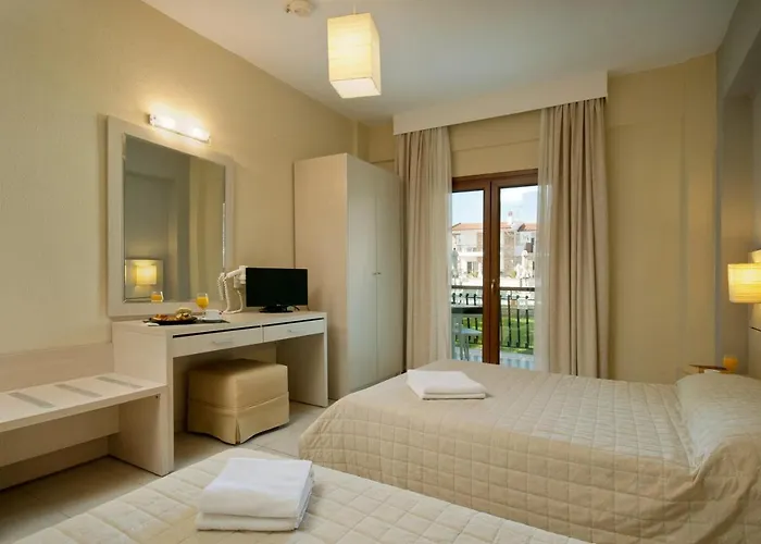 Отель Aristotelis *