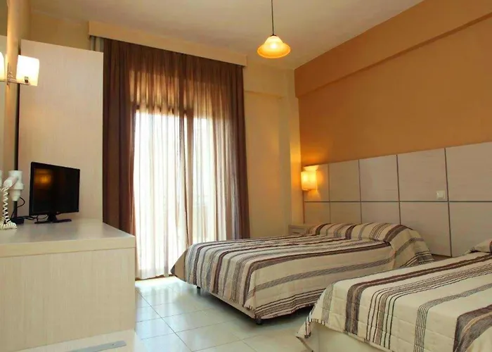 Отель Aristotelis *