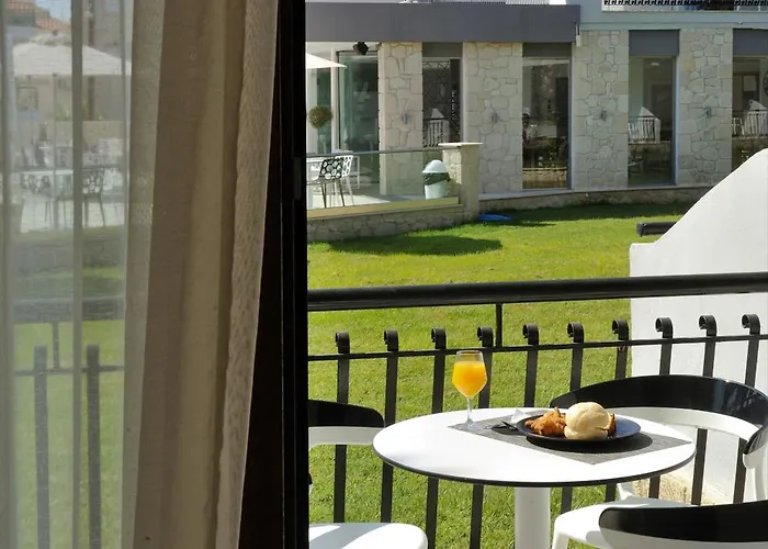 Aristotelis Отель